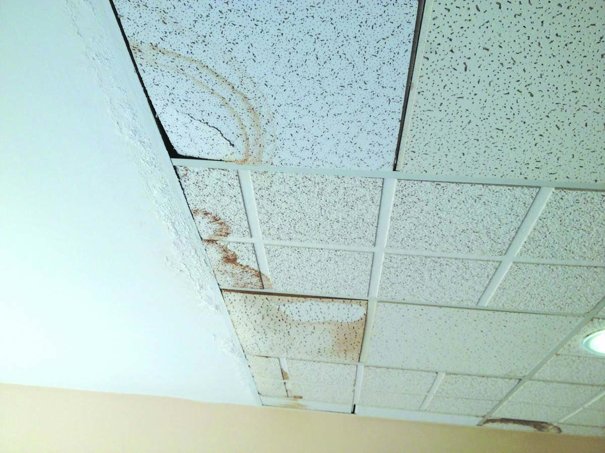 Taches-plafond.jpg